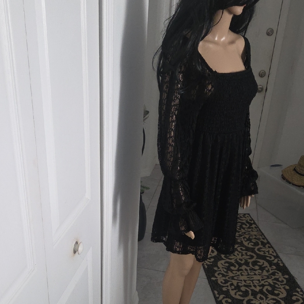 Celebrity Pink Black Long Sleeve Lace Dress NWT L